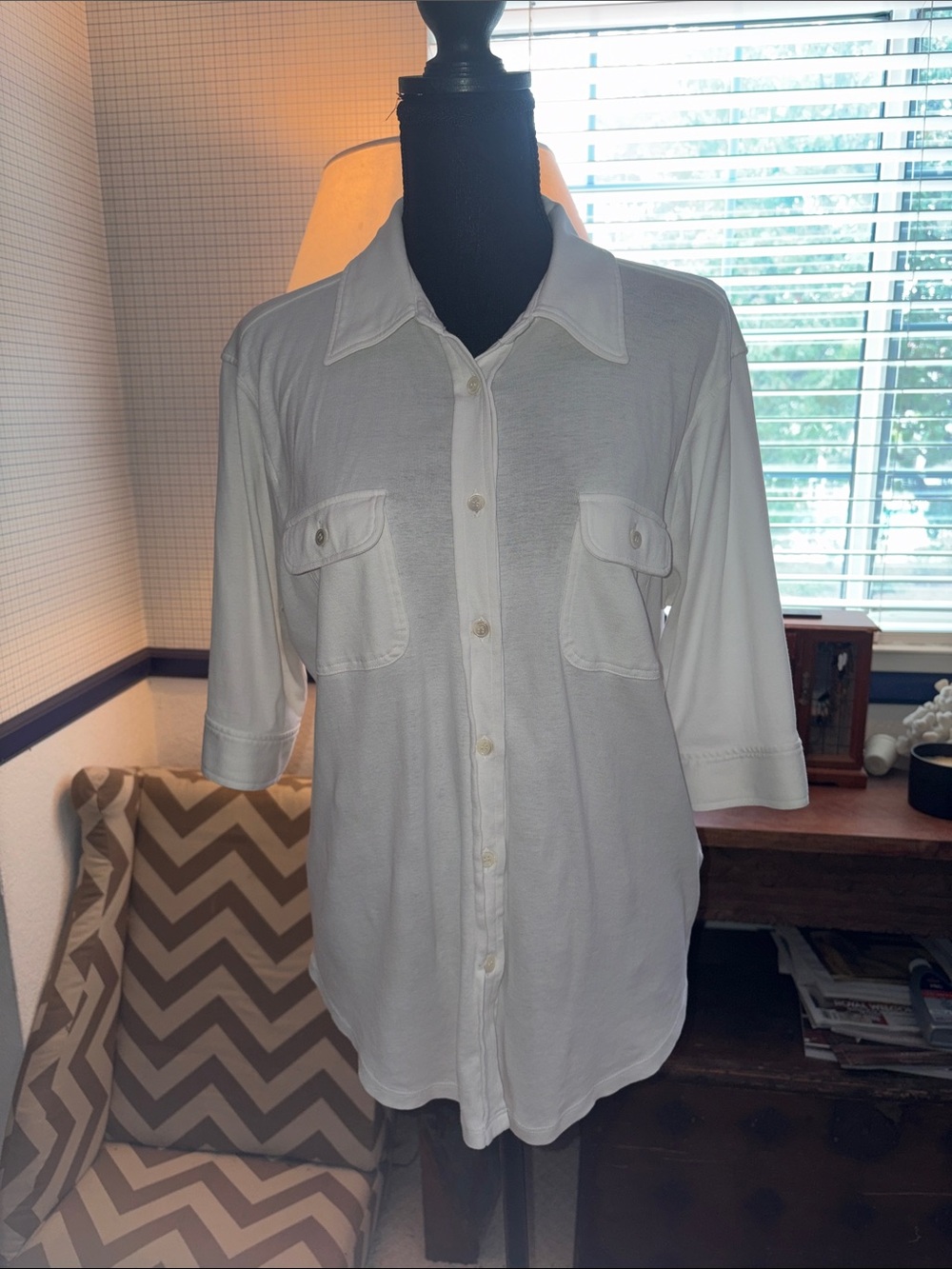 Frame Classic White Button-Up women’s Shirt with Chest Pockets